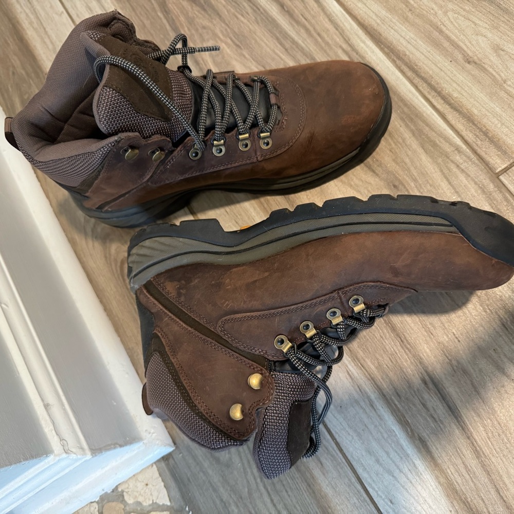 Men’s Timberland boots. 11w. As new